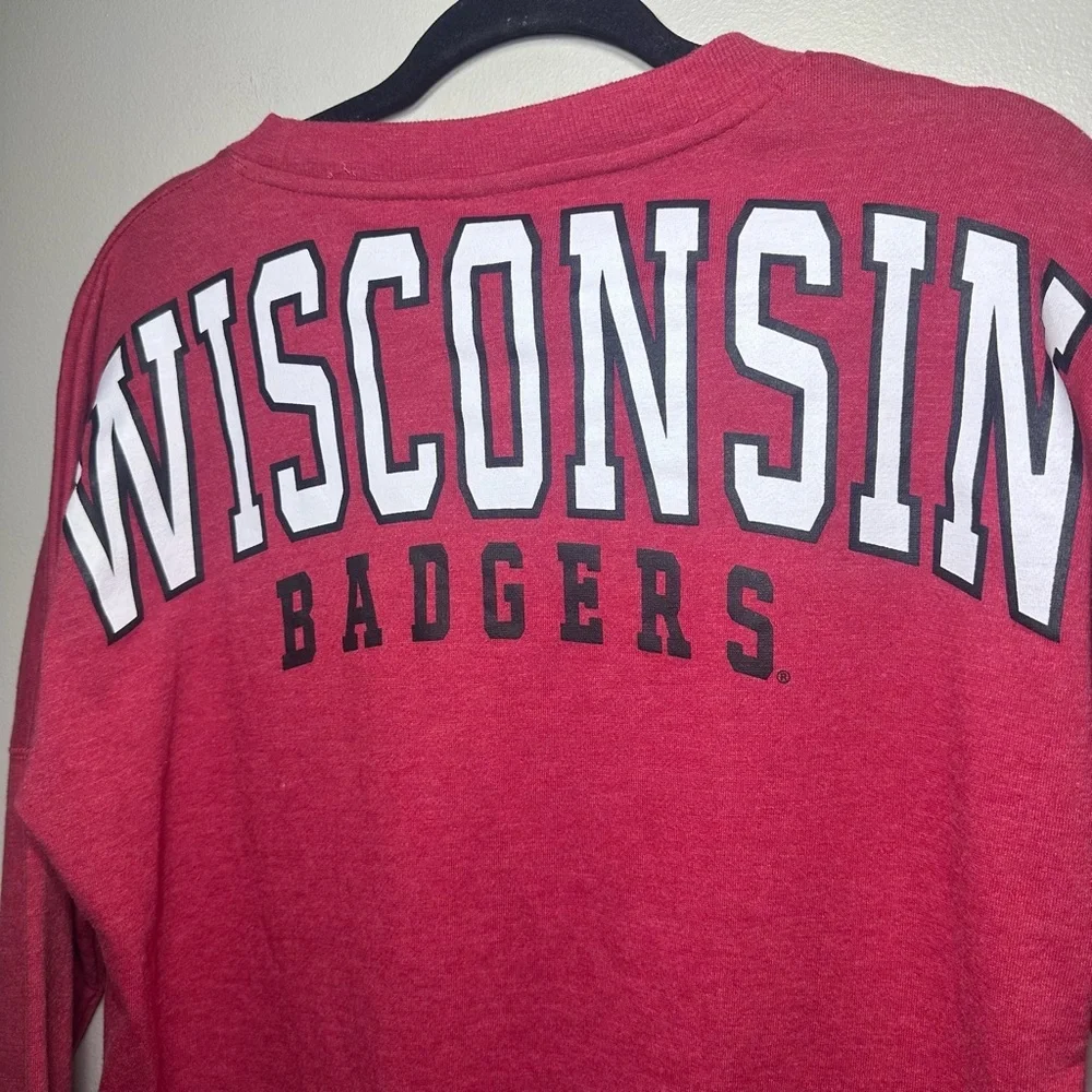 Wisconsin Badgers Women’s Medium M Long Sleeve Bucky Badger Logo - Picture 6 of 7